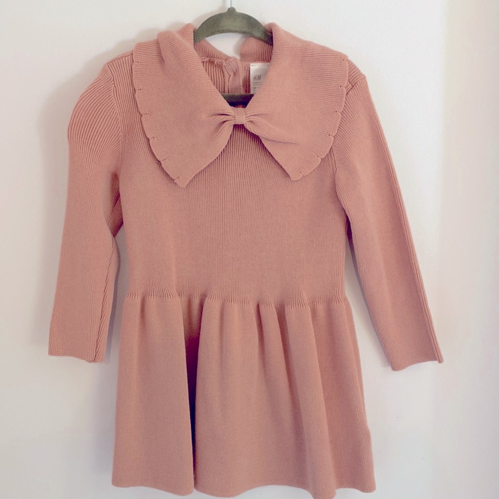 H&M Mauve Pink Knit Bow Dress. Size 18 months. New w/o tags.
